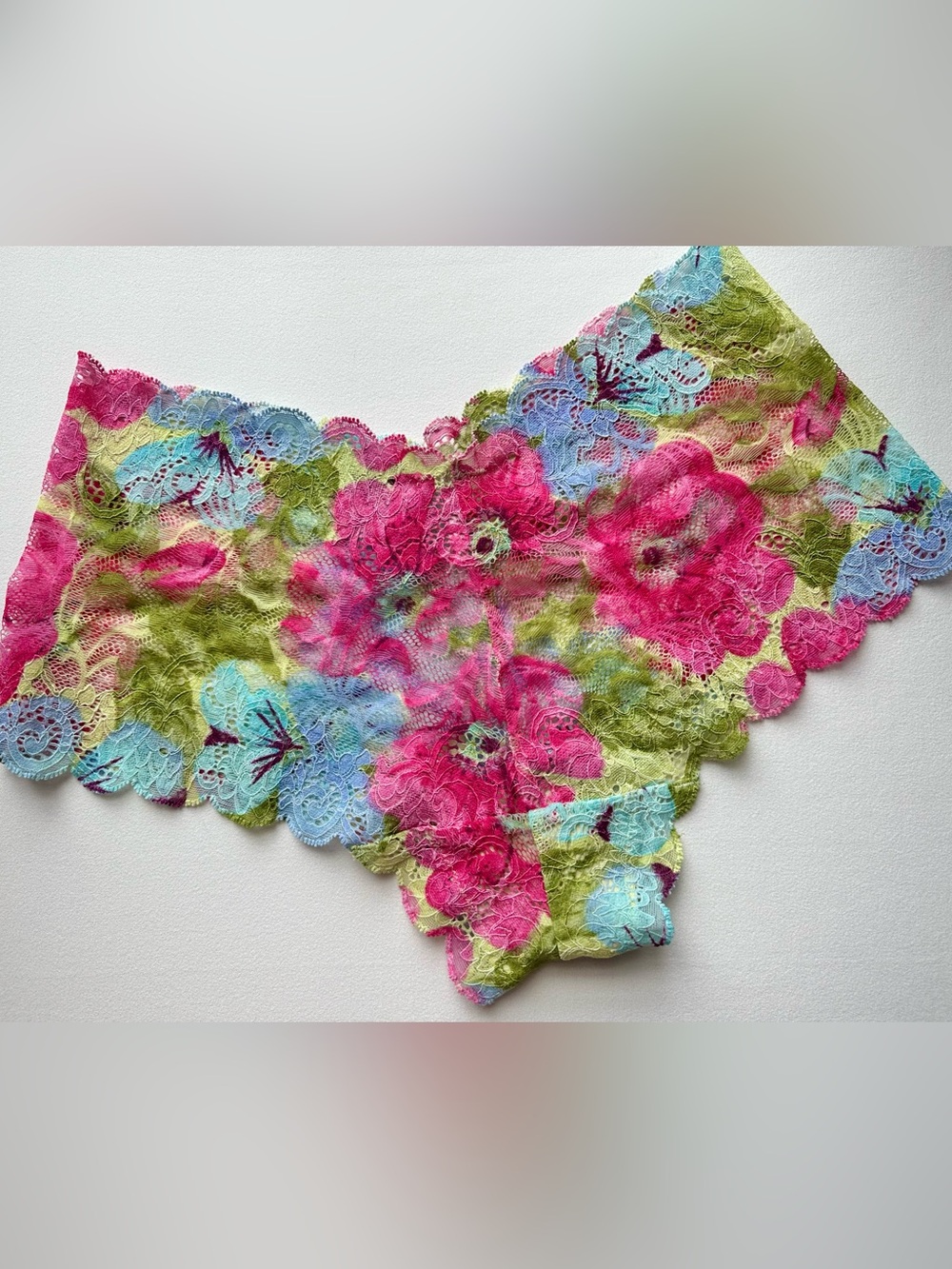 Y2K Victoria’s Secret Floral Lace Cheeky Panties Size Small